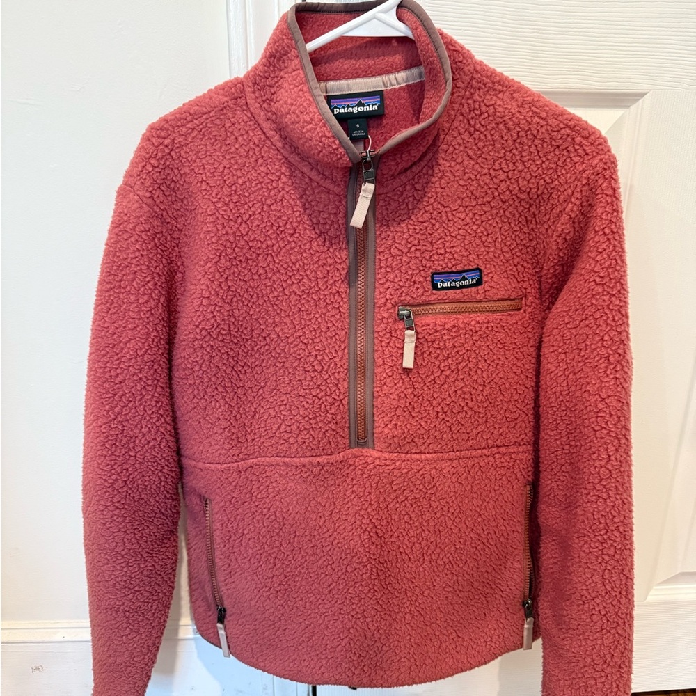 NWOT Patagonia Women’s Retro Pile Marsupial Pullover - Rose Pink